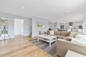Rosebud Lovely House 2 - Mornington Peninsula 4 BR 3 Bath 2 story holiday house - BBQ - Beach - Hot spring